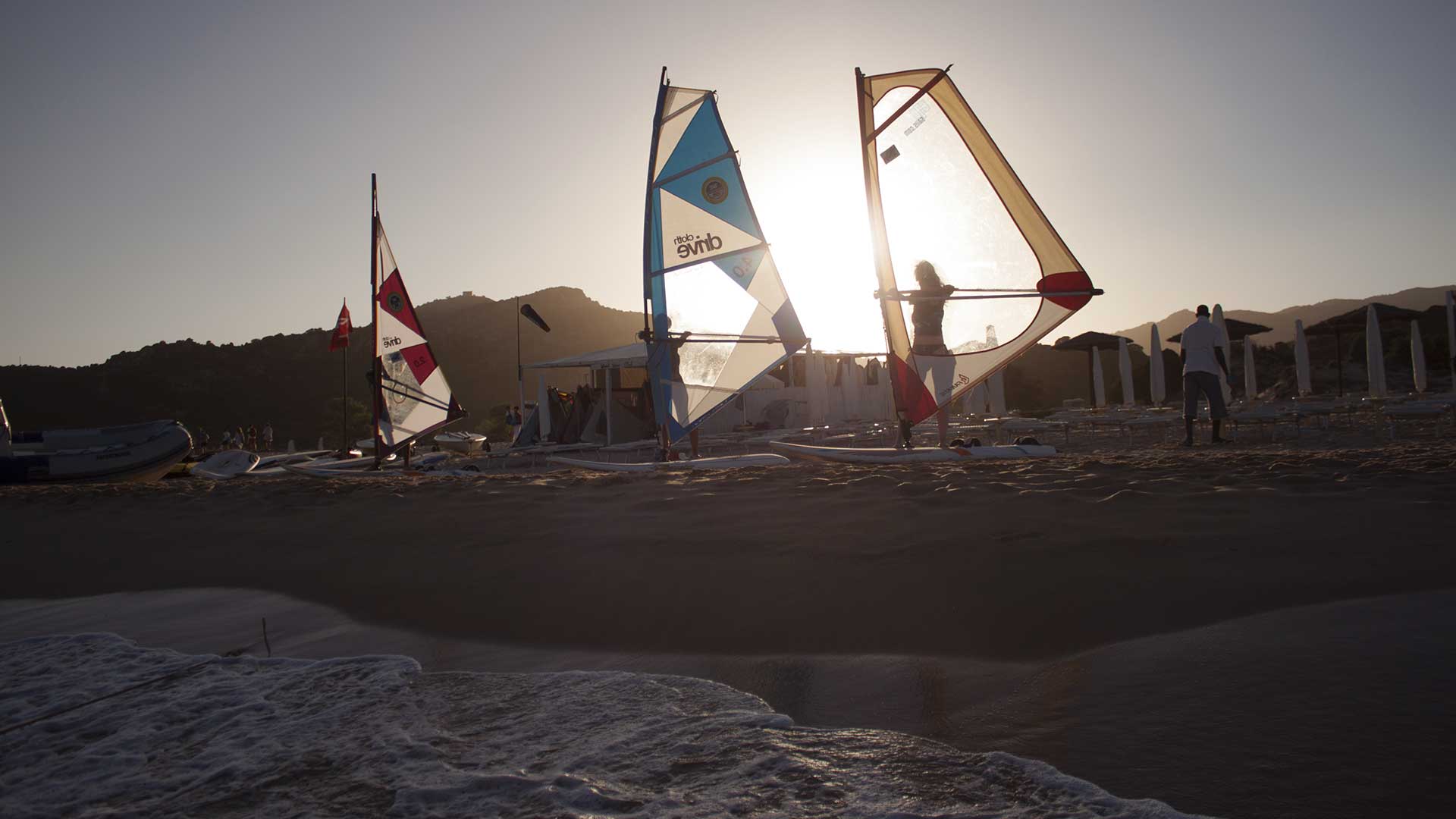 Foto-Windsurf-tramonto-1920x1080